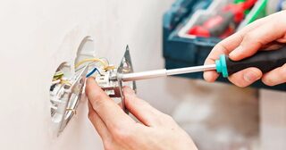 Электромонтажные работы в Новотроицке от Мастер24 — электромонтаж под ключ, цены от 1675 руб., заказать услуги